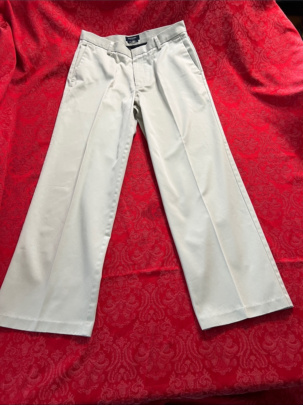 Dockers Classic Fit Dress Pants Men's 33x32 Cream Straight Leg Flat Front Khakis